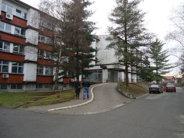 ОПТУЖНИЦА ЗА ТРИ ДОКТОРКЕ ИЗ БРЧКОГ: У отпусним писмима и налазима користиле звања која нису имале